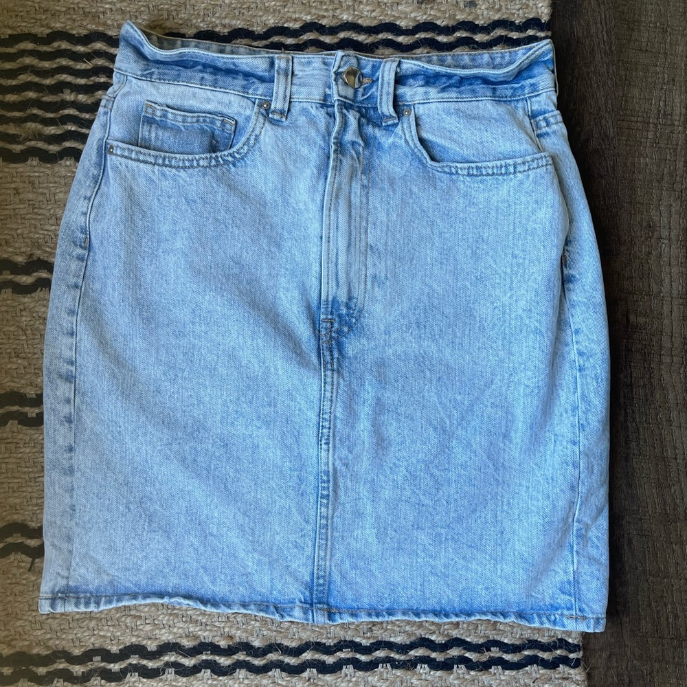 H&M acid washed denim skirt